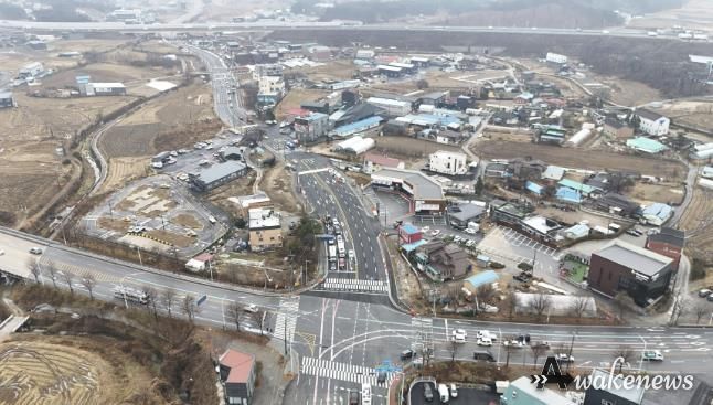 용인특례시는 처인구 포곡읍 마성리 50-6번지와 영문리 2-93번지를 잇는 연결도로(중1-45호)를 확장 개통했다