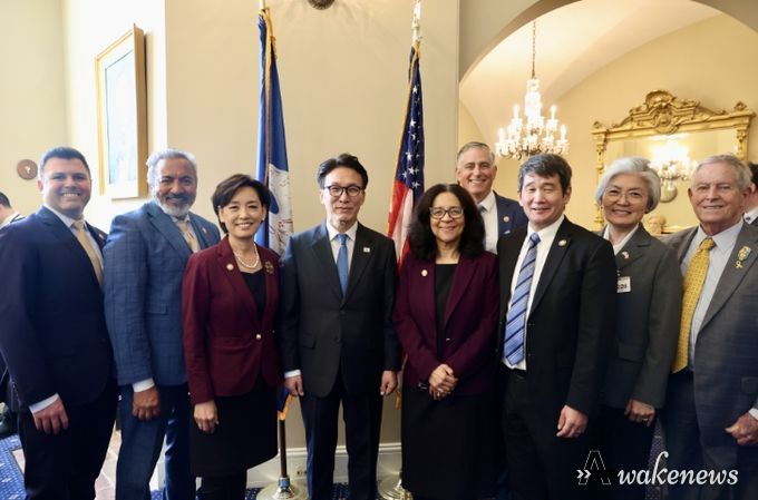 미국을 방문 중인 김민석 국무총리가 22일(현지시간) 미국 의사당을 방문, 하원 주요 인사들과 오찬 간담회를 하고 있다.