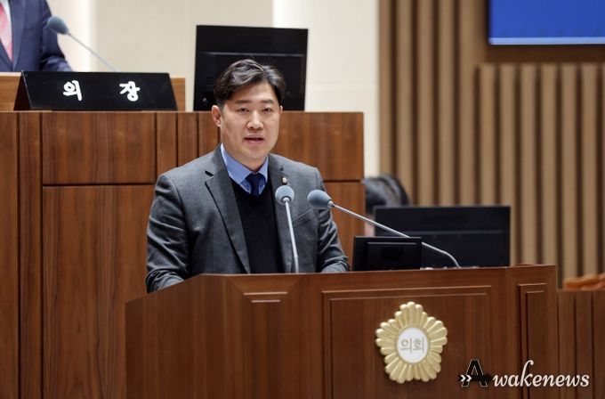 김동은 수원특례시의회 의원이 제399회 임시회 제1차 본회의에서 5분 자유발언을 하고 있다