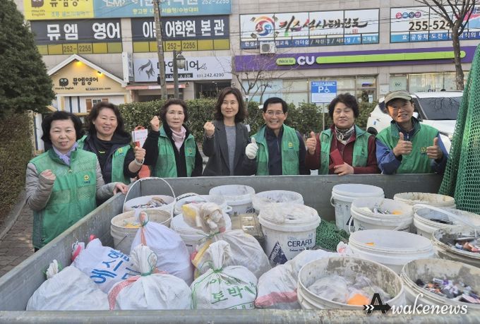 수원시 장안구 새마을지도자조원1동협의회, 자원순환 실천을 위한 ‘사랑의 폐건전지’ 전달