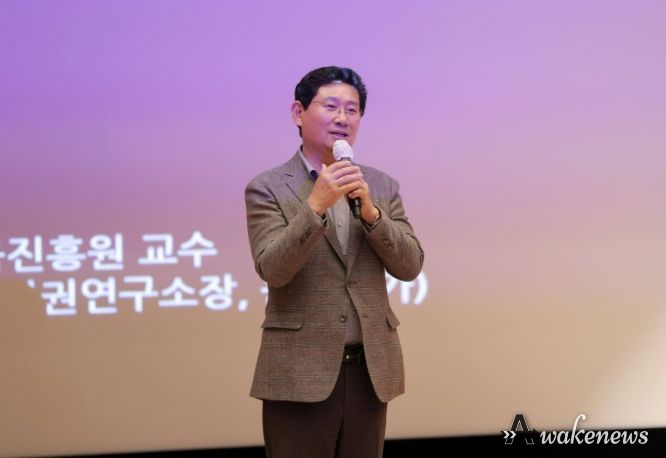 14일 시청 에이스홀에서 이상일 시장이 교육에 앞서 인사말을 하고 있다